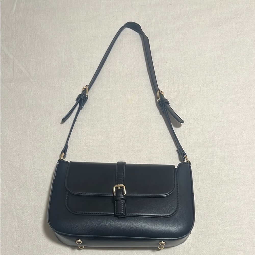 Elegant Black Leather Shoulder Bag